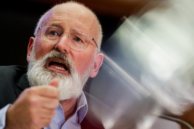 Vragenstellers aan klimaatpaus Timmermans: ‘U moet onze Greta Thunberg worden!’