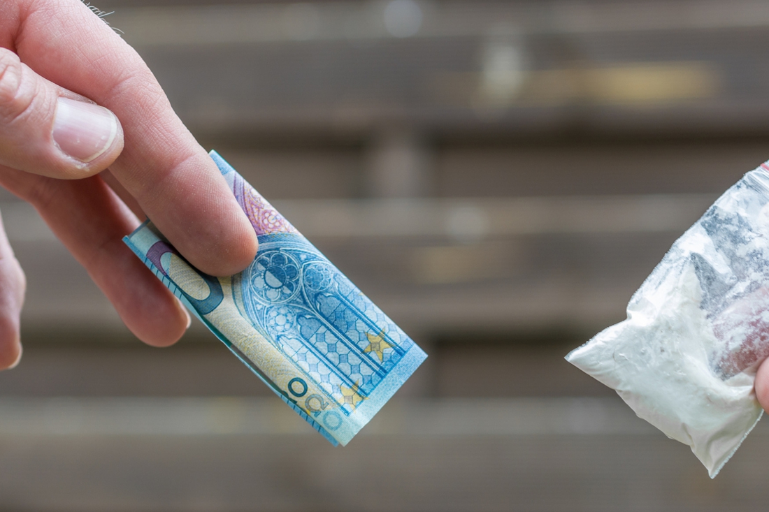 Drugsdealer en koper aangehouden in Vaals - limburger.nl