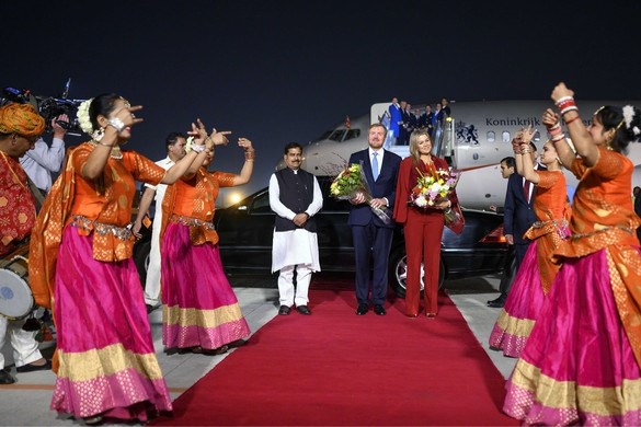 Warm onthaal voor koningspaar in snikheet India