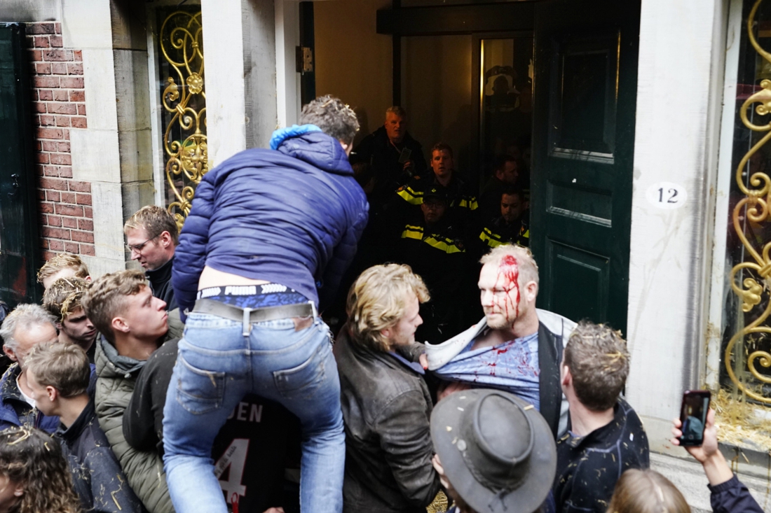 Boerenprotest Groningen loopt uit de hand: ME staat klaar, boer gearresteerd