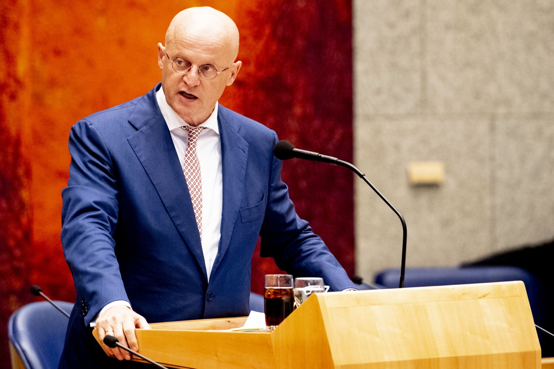 Minister zoekt nog eens naar info zaak-Wilders