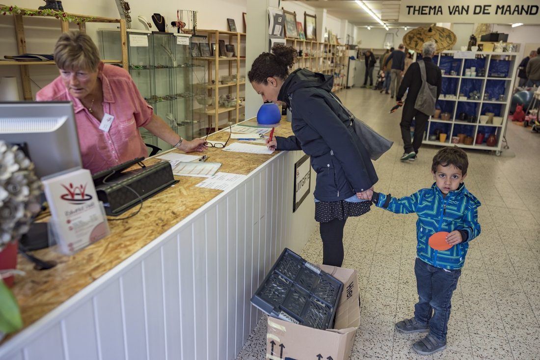 Ruilwinkel lichtpunt in somberend Vaals: 'De winkel voorziet in de sociale behoefte van mensen met e