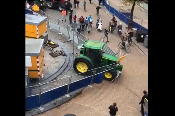 Bekende boerenactivist na tractor-ravage: ‘Mijn vader pleegde zelfmoord om landbouwbeleid’