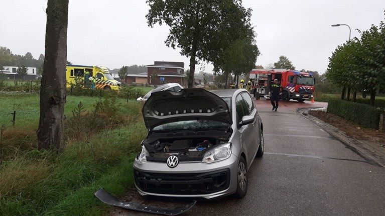 Drie gewonden bij botsing in Baarlo