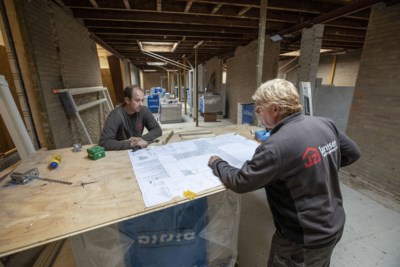 Tiny Bonne 80 Hoopt Vooral Dat De Glijbaan In Het Zwembad De Limburger Mobile