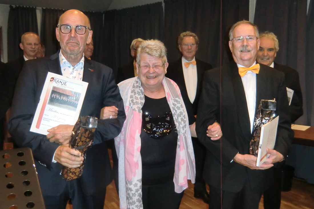 Zangvereniging Oranje Schinveld huldigt jubilarissen - De Limburger