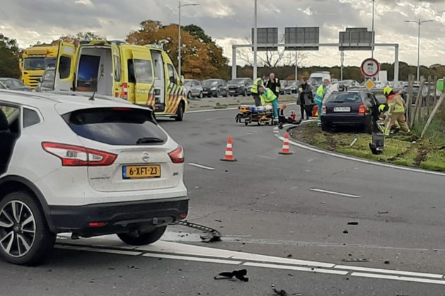 Meerdere gewonden bij aanrijding, traumahelikopter opgeroepe&hellip; De