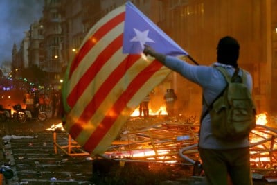 Gewonden en arrestaties in onrustig Barcelona