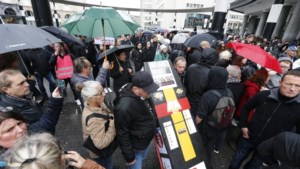 Honderden demonstranten tegen vrijlating handlanger Marc Dutroux