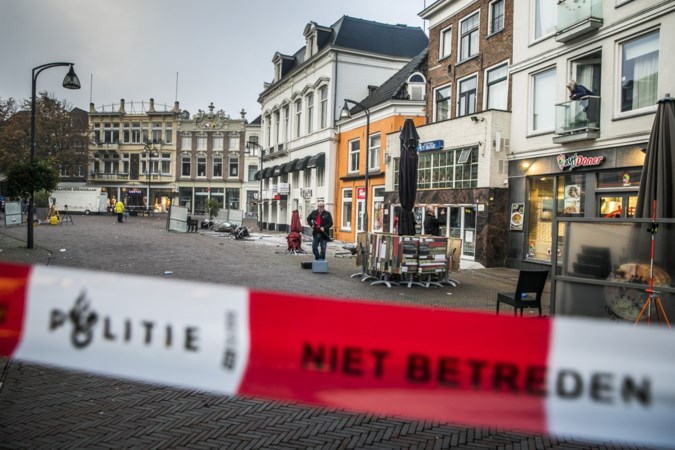 Ondernemer zag terrasdrama Deventer: ‘Ze werden twintig meter lang mee op de motorkap meegesleurd’