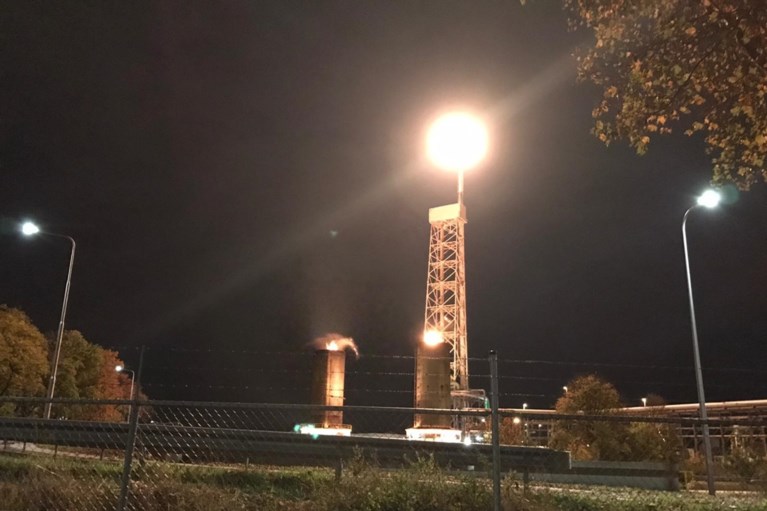 Video: Veel klachten over licht, geluid en trillingen door Chemelot