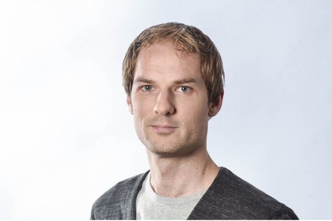 ‘Bij de dood past sereniteit, maar de reporter raast verder’