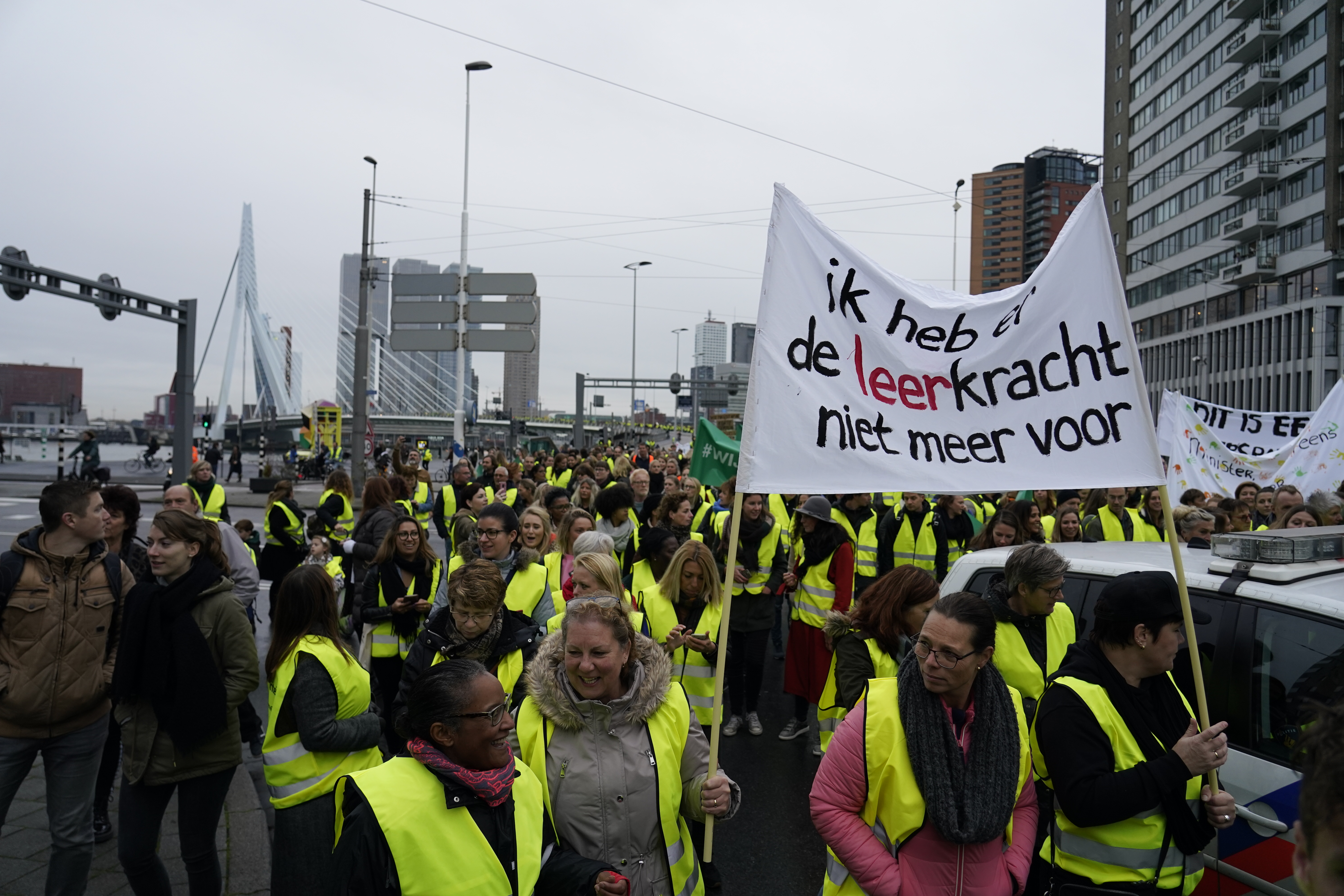 TERUGLEZEN: Meer dan 4000 scholen doen mee aan onderwijsstak... - De Limburger