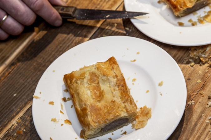’We mogen best wat trotser zijn op ons saucijzenbroodje’