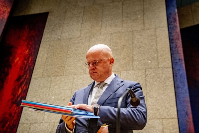 Rechtbank: Grapperhaus moet beter zoeken naar documenten zaak Wilders