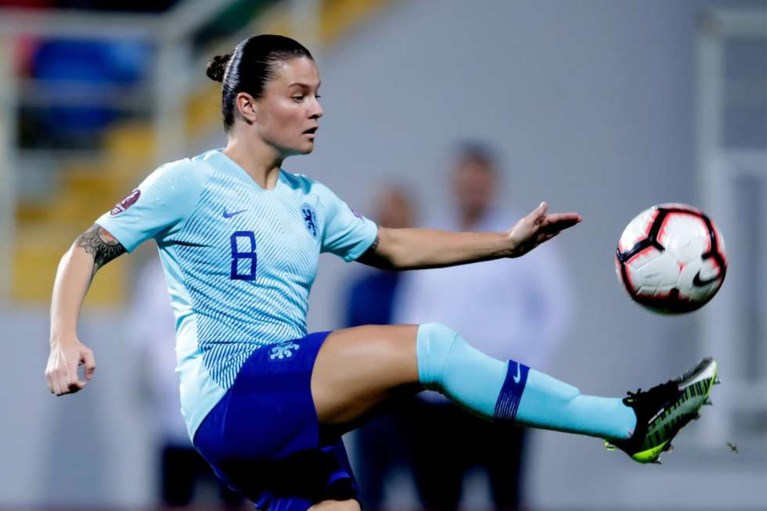 Oranje-voetbalsters walsen over Turkije heen