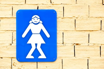 Onderzoek naar Franse ambtenaar die vrouwen drogeerde zodat hij ze kon zien plassen