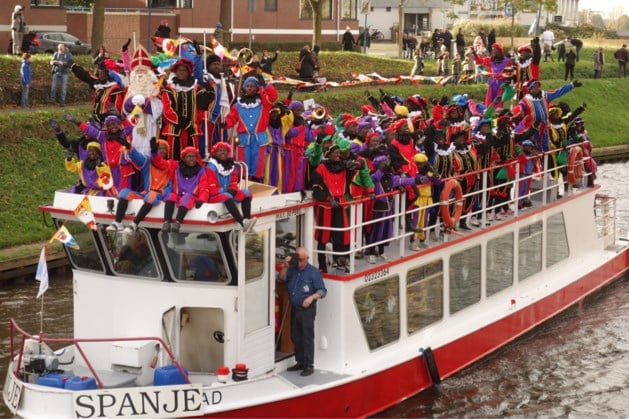 Pakjesboot meert zondag aan in Roermond - De Limburger