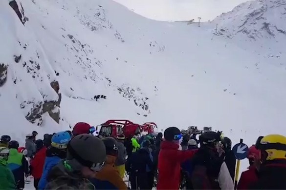 Skidorp rouwt om verongelukte Nederlandse snowboarders: om 12 uur twee minuten stilte