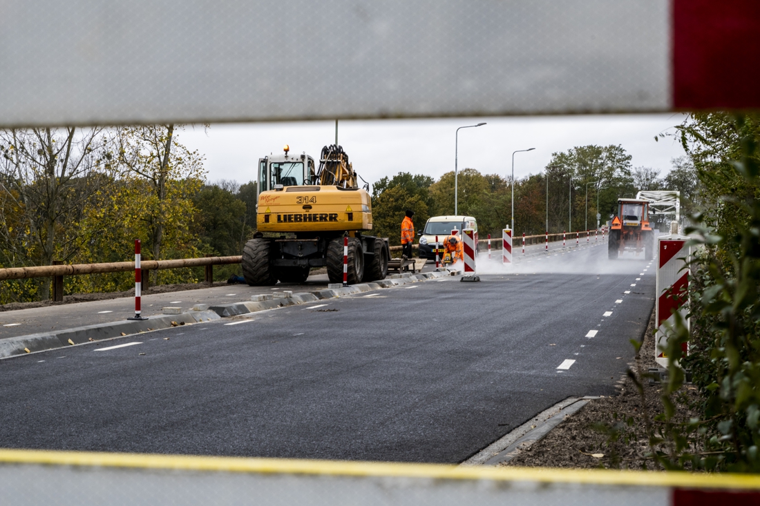 Nieuw aangelegd asfalt afgekeurd, deel van wegdek in Stein moet worden vervangen - De Limburger