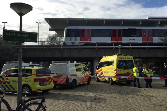 Schizofrene man kwam vrij uit PI Vught en stak reiziger Joost (38) dood in metro, blunders in zorg
