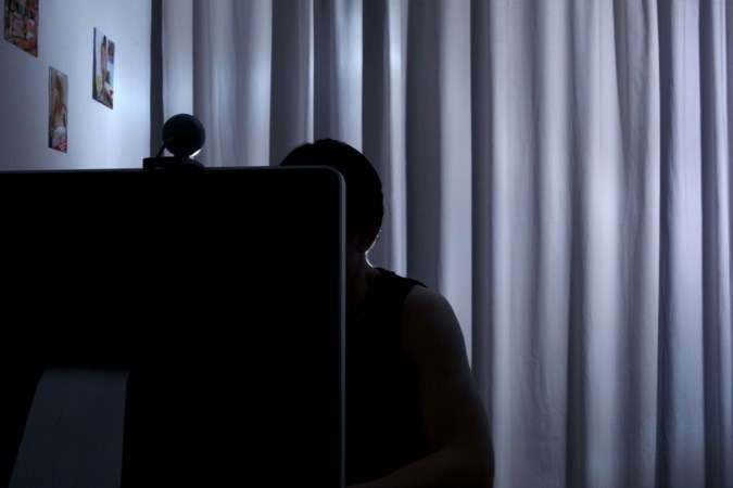 Duizenden meldingen over kinderporno blijven liggen