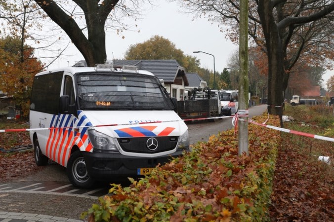 Politiemacht bij woonwagenkamp: ‘Koning van de Brabantse onderwereld’ en zijn zoon opgepakt
