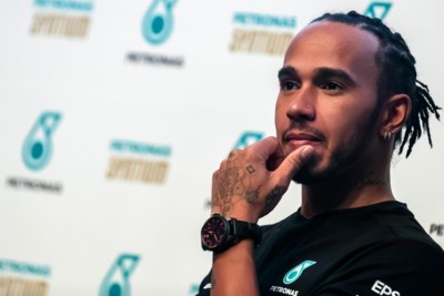 Hamilton voorspelt ‘stoelendans’ in Formule 1