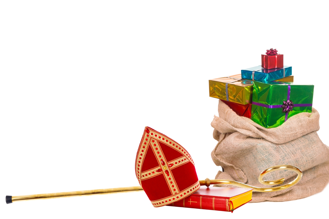 Sinterklaas komt aan op station Bunde - De Limburger
