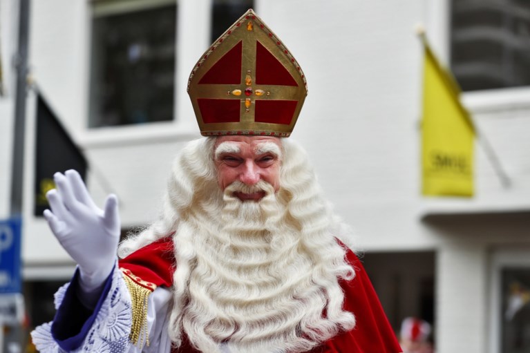 Politie Pakt Pegida Voorman Op Bij Intocht Sint In Apeldoorn De Limburger