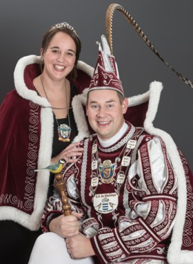 Prins Mark I en prinses Loes gaan Biemösje uit Posterholt voor