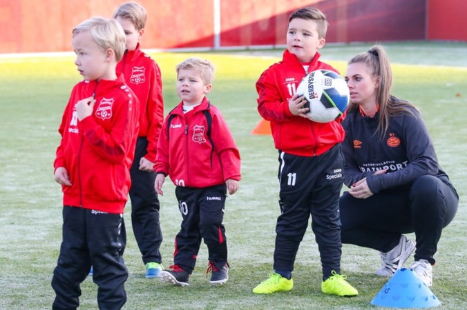 Daan (6) wilde dood, maar lacht weer dankzij het speciale voetbalteam van Anton