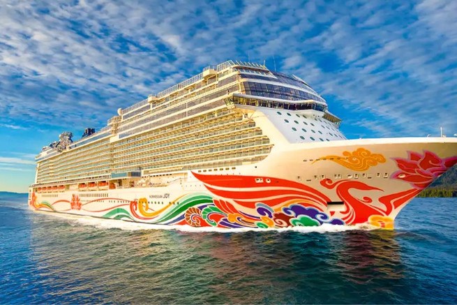 Massale uitbraak buikgriepvirus treft cruiseschip: ‘honderden zieken’ van boord gehaald