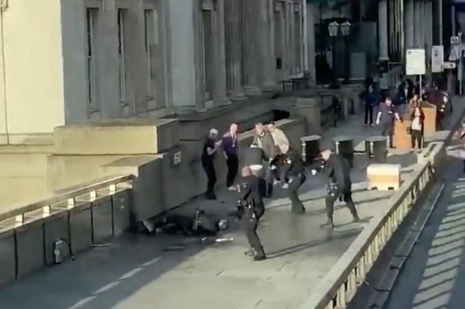 ‘Adembenemend heldendom’: Aanvaller Londen door stadsgidsen en moordenaar op verlof gestopt