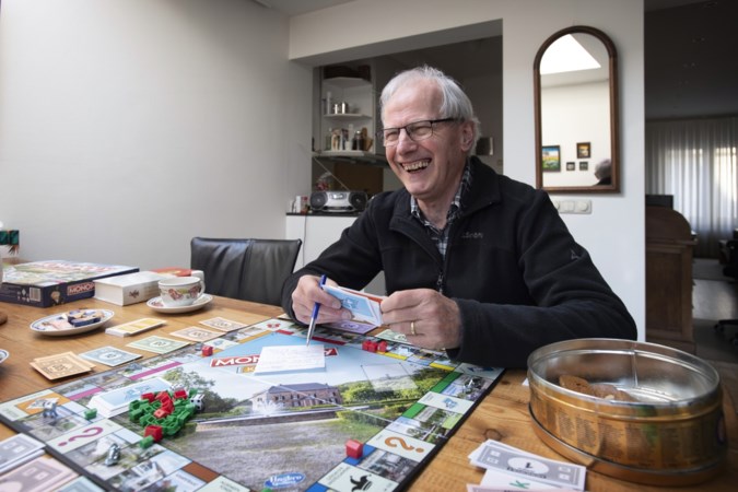 Kerkrade heeft nu ook zijn eigen Monopoly: honderden mensen trotseren kou voor bordspel