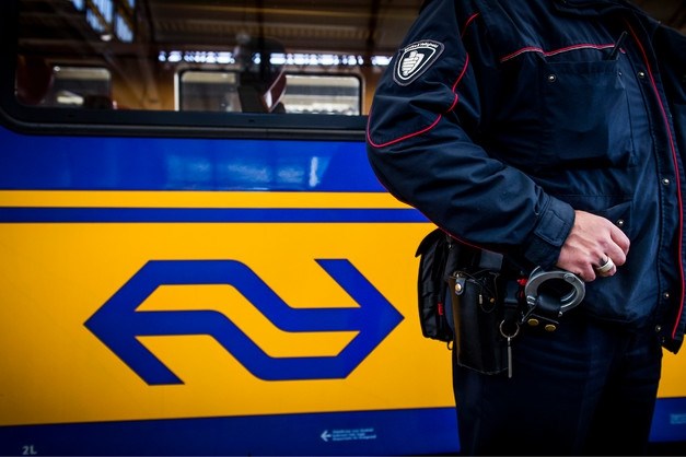 NS-medewerkers verdacht van openlijk geweld en gesjoemel met proces-verbaal