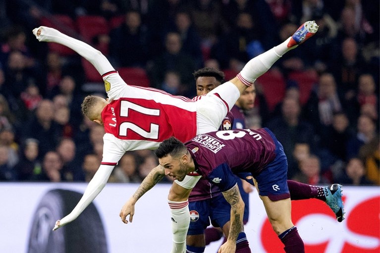 Eerste competitieverlies onmachtig Ajax in aanloop naar CL-kraker