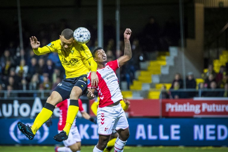 IJzersterke eerste helft genoeg voor winst VVV op Emmen