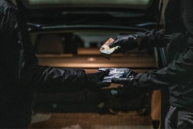 Zo Makkelijk Is Het Om Zwaar Illegaal Vuurwerk Te Kopen De Limburger Mobile
