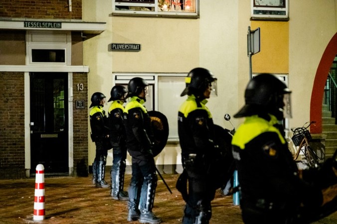 19 aanhoudingen in onrustig Den Haag, onder wie drie jongens (11, 12 en 13) met molotovcocktail