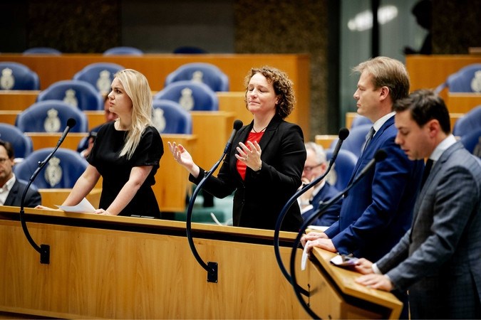 Coalitie en GroenLinks blokkeren debat over zwartgelakte stukken