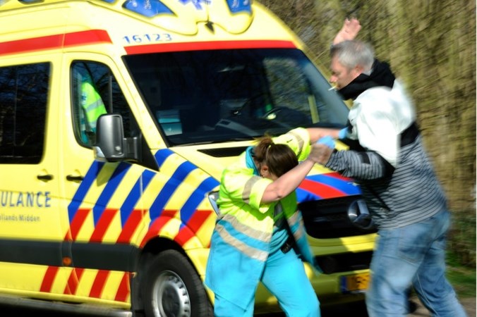 Oproep rechters: Geen verplichte celstraf na geweld tegen hulpverleners