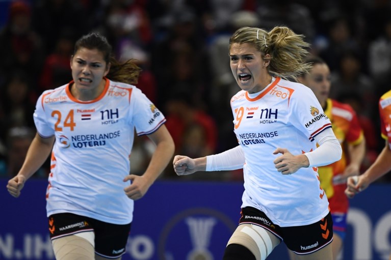 Handbalsters schrijven geschiedenis met WK-goud na zinderende thriller