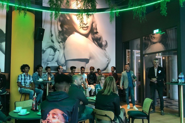 Project Roermond en Leudal: vluchteling niet met 18 in het diepe - De Limburger