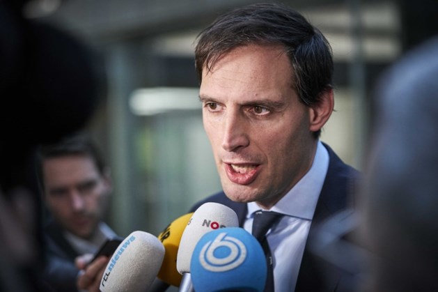Tweede staatssecretaris na hard ingrijpen bij Belastingdiens... - De Limburger