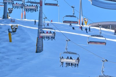 Jordy (21) zag hoe vader zijn dochtertje moest loslaten uit skilift: ‘Wil zoiets nóóit meer zien’