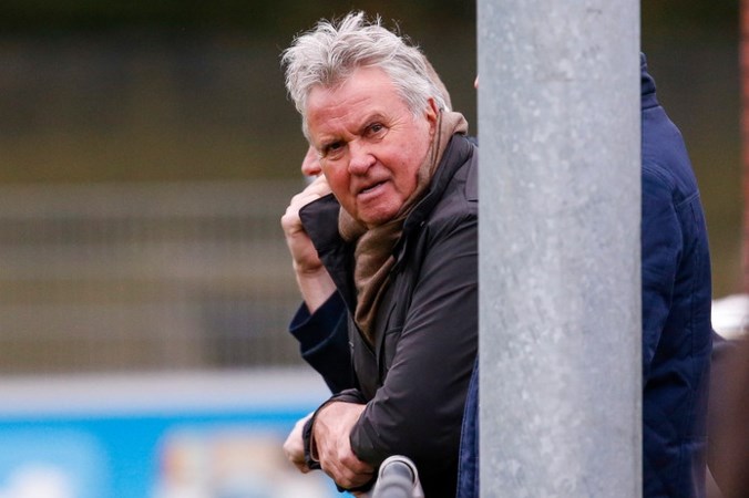 Hiddink begonnen bij PSV: ‘Ik ben adviseur met kleine letters’