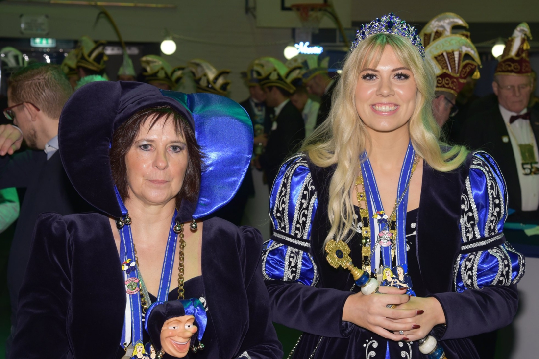 Prinses Famke en hofnar Lydia regeren in Lemiers - De Limburger