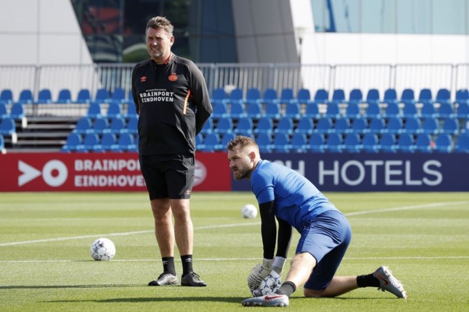 Jeroen Zoet weg bij PSV na vertrouwensbreuk met keeperstrainer Ruud Hesp