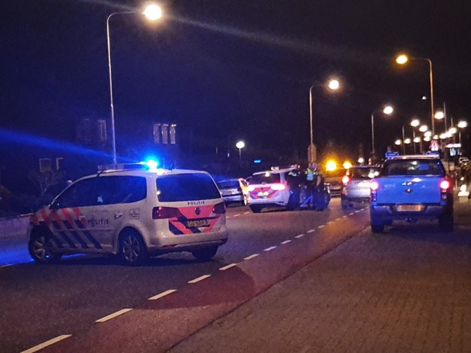 Bestuurder onder invloed aangehouden na frontale botsing met andere auto